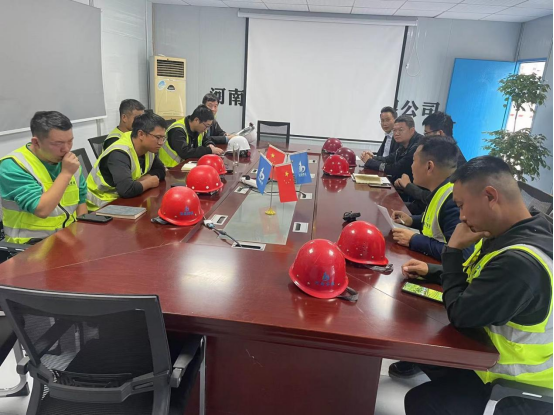 以演促練，防患未“燃”—苑陵西路小學(xué)項(xiàng)目部開展消防安全應(yīng)急演練!